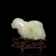 Hetian jade figure “Beast with Cub,” Qing dynasty
