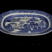 柳树纹托盘，石质瓷器，斯塔福德郡，十九世纪