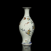 Porcelain vase ‘Peaches and bats’, with Yongzheng mark
