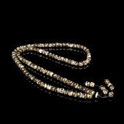 ‘Mala’ necklace with agate beads, Tang style