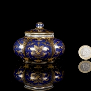 Small porcelain water container ‘Lotus’, with Qianlong mark