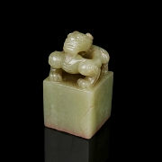 Yellow jade seal ‘Dragon’, Qing dynasty