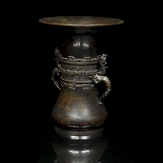 Jarrón ceremonial tipo Hu de bronce, s.XX