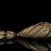 Colgante con cuentas de madera tallada, s.XX