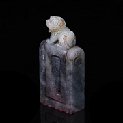 Sello triple de jade tallado y articulado, dinastía Qing