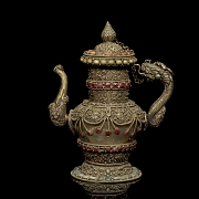 Tetera de bronce dorado y piedras