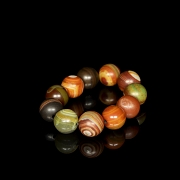Antigua pulsera de once cuentas de ágata
