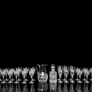 Versailles Fine Porcelain “Complete Tableware Set,” 20th century - 9