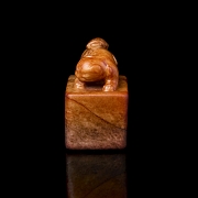 Hetian jade seal ‘Auspicious Beast’, Qing dynasty