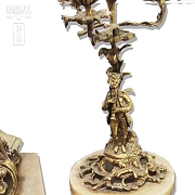 Reloj sobremesa y candelabros - 6
