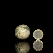 Cuenta esférica de jade tallado, cultura Hongshan