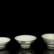 Cinco cuencos de cerámica esmaltada, dinastía Ming