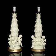 马尼塞斯陶瓷灯具一对，题为《天使》，20世纪