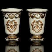 Pareja de jarrones de porcelana 