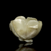 Recipiente de jade tallado