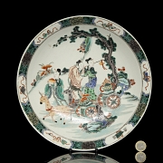 Famille verte porcelain plate, ‘Court scene’, with Kangxi mark - 6