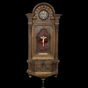 Antiguo limosnero con Cristo de hueso, fnn.s.XIX