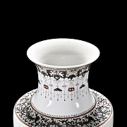 Jarrón de porcelana