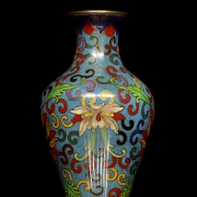 Pareja de jarrones de cloisonné 