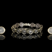 Juego de pulsera y pendientes de oro amarillo con monedas antiguas