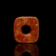 Colgante de jade tallado, cultura Hongshan