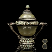 Recipiente ritual de jade, plata y gemas preciosas, Tíbet, s.XIX