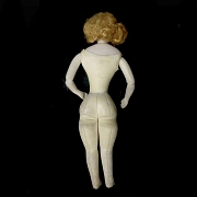 Tres muñecas de porcelana