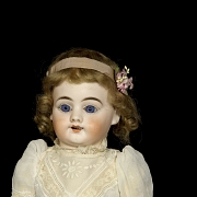 Muñeca de porcelana francesa