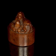 Sello de madera tallada