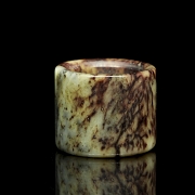 Anillo de arquero de jade tallado, pps. s.XX