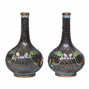 Pareja de jarrones chinos, cloisonné, pps.s.XX - 1