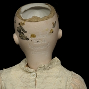 Muñeca de porcelana Heubach Köppelsdorf, molde clásico 250, Alemania, c. 1920-1925