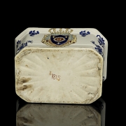 Caja de porcelana