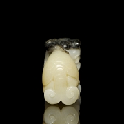 Carved jade figure ‘Beast with bat’, Qing dynasty - 1