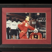 Fotografía firmada por Michael Schumacher, Scuderia Ferrari F1, ca. 1997-2000