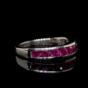 Anillo de platino con rubíes