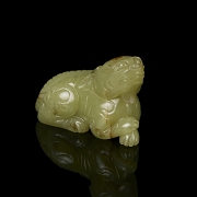 Figura tallada de jade amarillo 