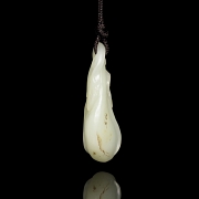 Colgante de jade blanco “Berenjena”, s.XX
