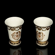 Pareja de jarrones de porcelana 