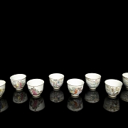 Ocho tazas de porcelana 