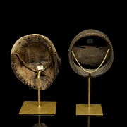 Dos máscaras estilos Bété y Teke, África, s.XX