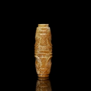 Colgante de jade tallado