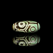 Cuenta de piedra tallada Dzi, Tíbet, dinastía Ming