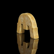 Colgante de jade tallado