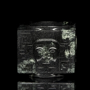 Green jade carving “Cong,” Shang dynasty