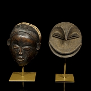Dos máscaras estilos Bété y Teke, África, s.XX