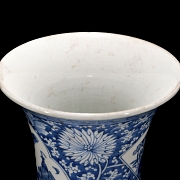 Jarrón de porcelana azul y blanco 
