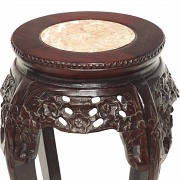 Pareja de taburetes asiáticos de madera, s.XX - 5