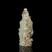 Botella de jade tallado 