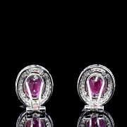 Pendientes en oro blanco de 18K con rubíes y diamantes